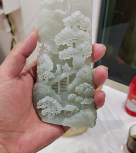 玉雕青海料山水，细度过灯，无瑕疵，深山访友...