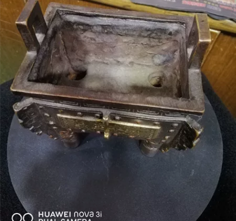 紫红铜长形带四只腿，带耳朵鎏金香炉，长10...