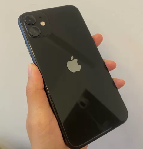本人自用一手苹果11，黑色128G，全程钢...