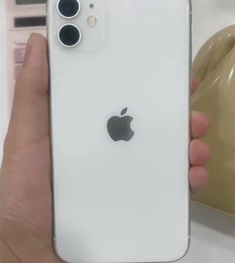 苹果11国行白色128G，无维修，外观无损...