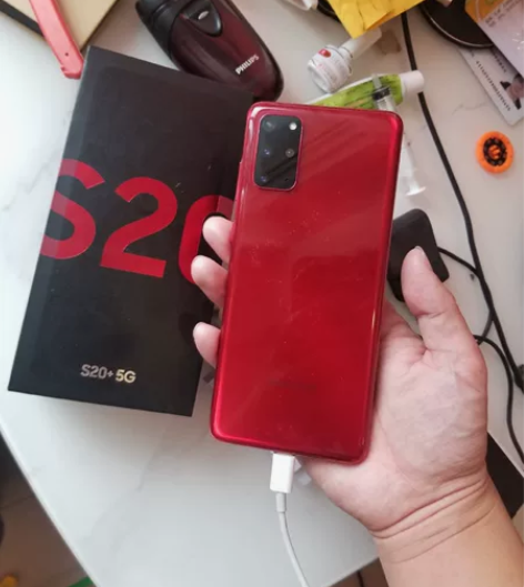 国行三星s20+ 馥郁红 颜色很漂亮 八月...