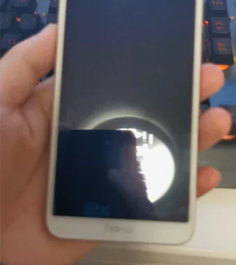 出用剩下的手机一台,荣耀的畅玩七,2g加1...