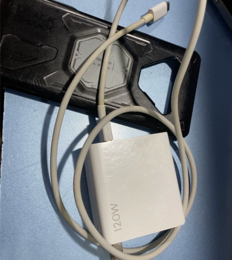 黑鲨4铠甲手机壳120w充电头线,打包带走...