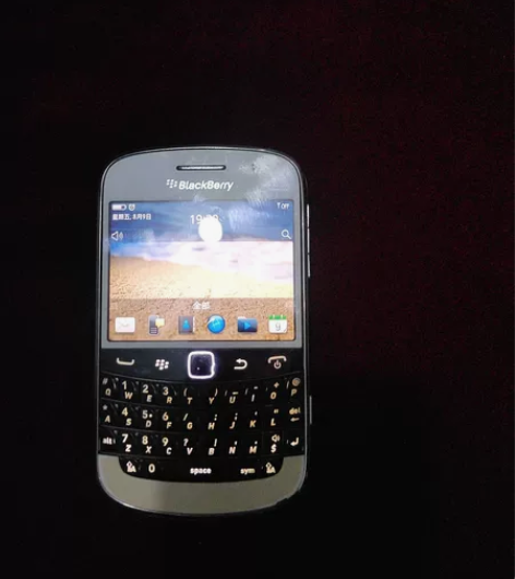 黑莓手机9900 感兴趣的话点“我想要”和...