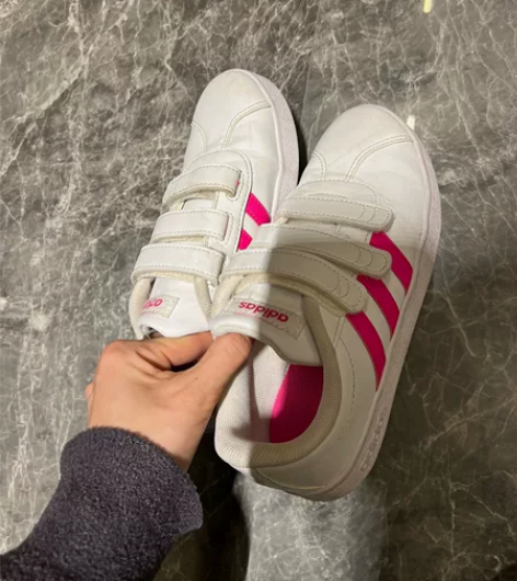 阿迪 内长19新旧如图 感兴趣的话点“我想...