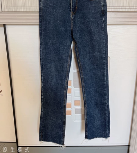 深蓝色直筒牛仔裤 适合25-26尺码 感兴...