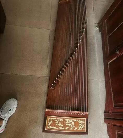 敦煌古筝696   非常新   都没用几次...