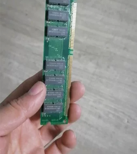 SDDR内存两个缺口IBM罕见老颗粒喜欢收...