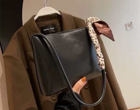 年尾清货19.9元】休闲复古女士单肩斜挎包...