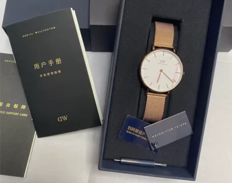 实拍，转dw女士表一只，挺新的，带了五六次...