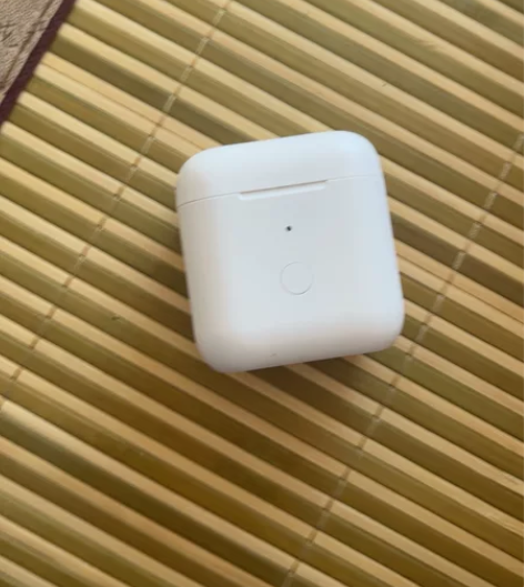 Qyc耳机充电仓,9成新,便宜卖了。 感兴...