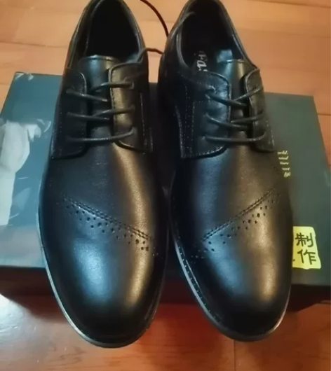 全新正品木林森男士纯牛皮布洛克皮鞋 尺码：...