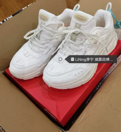 李宁跑步鞋，减震耐磨经典休闲38码，购入体...