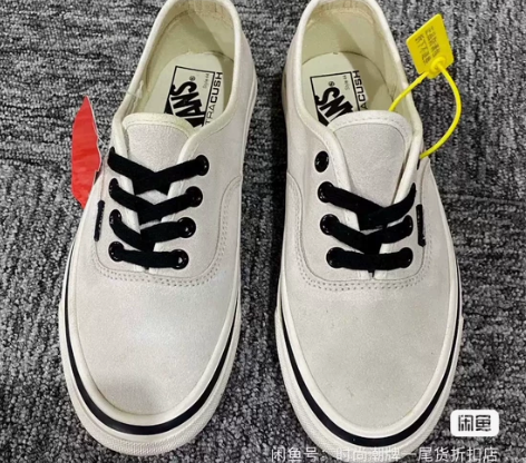 VANS低帮毛皮休闲鞋 全新正品 外包装盒...