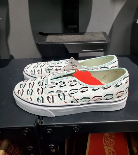 ［断码清仓］37码  88元 范斯/Van...