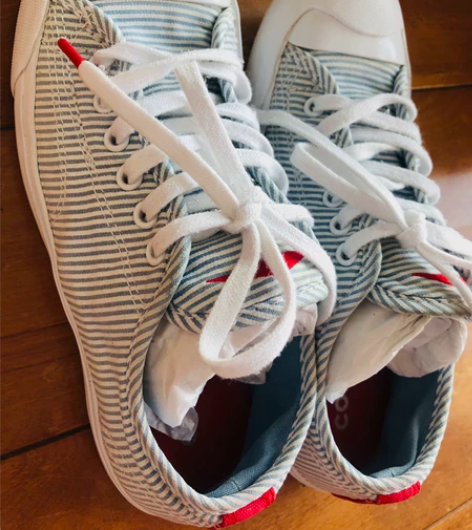 匡威帆布鞋，专柜正品购买，35码9成新，如...