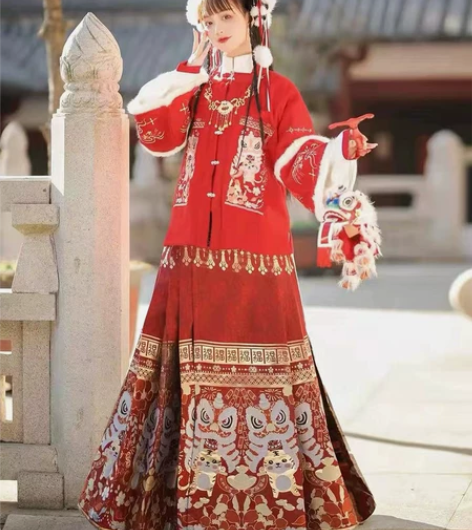 明制汉服女加绒加厚织金马面裙新年款古装拜年...