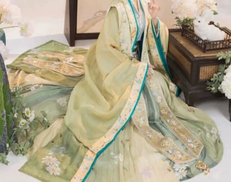 【行香子】褚云令汉服宋制霞帔对交穿日常清新...