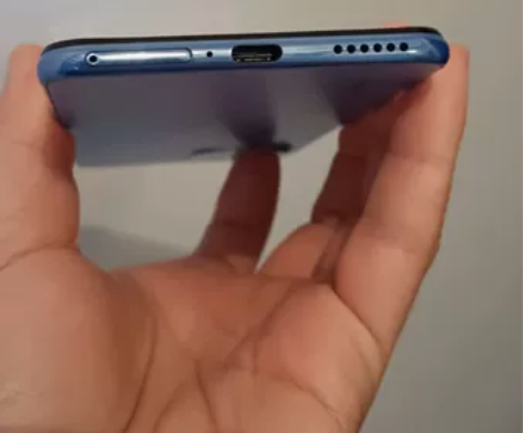 l小米11 青春版 一台紫色、一台墨绿色。...