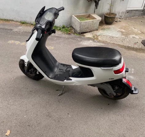 小牛电动，型号m1lite，标准锂电瓶，如...