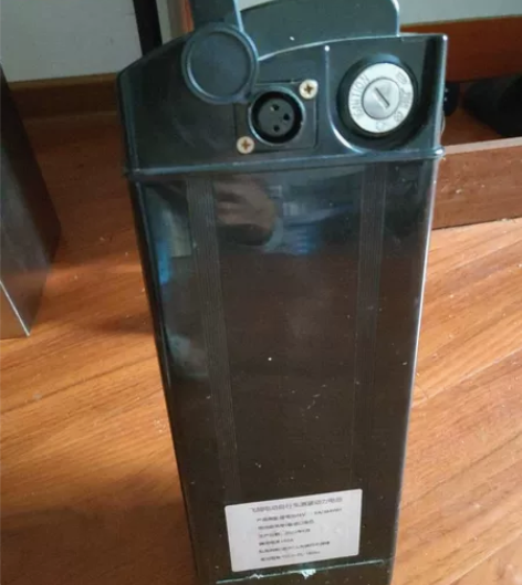 8ah飞鸽牌电动助力车原厂电瓶锂电池。最近...