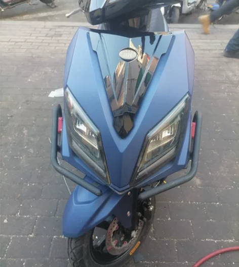 坤豪牌UY125电喷踏板摩托车，21年10...