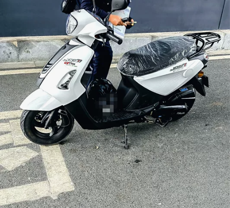踏板摩托车125CC 几乎全新车 刚上牌十...