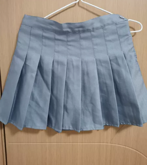 【满30包邮】灰色百褶裙 感兴趣的话点“我...