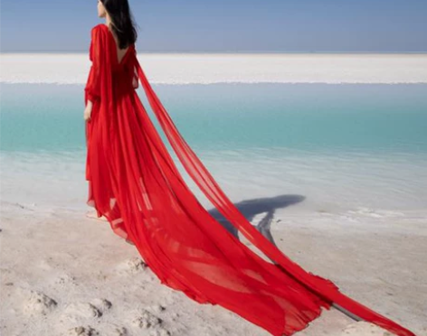 三亚青海沙滩裙超仙海边度假裙红色大拖尾沙