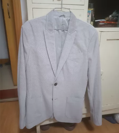 男士Zara休闲西服上衣，买来一次没穿过一...