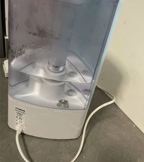 美的 熏香 加湿器 原价150买的 闲置不...