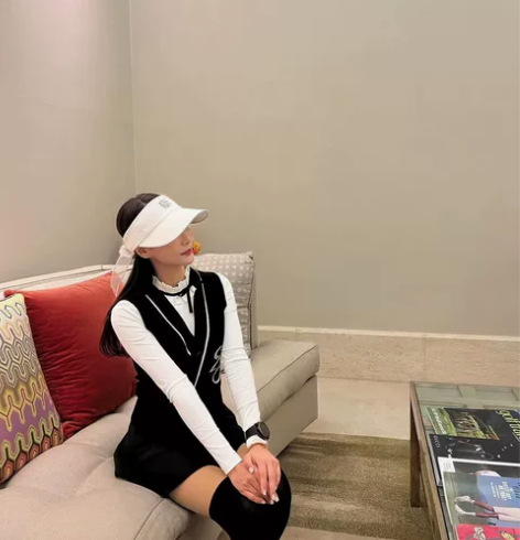 ST家秋冬新款女士羊毛针织背心，海报模特款...