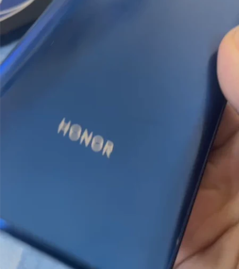 荣耀9x自用机 6＋128，麒麟810，鸿...