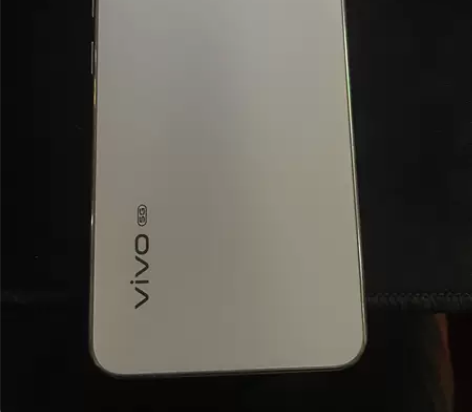 vivos7闲置，除了屏幕右下角微瑕，其他...