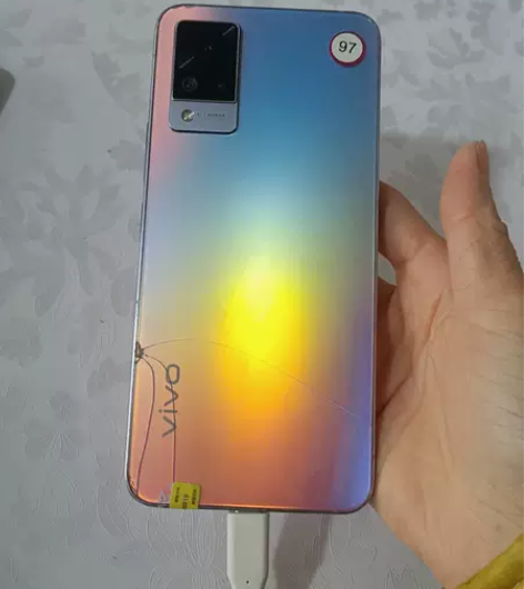 97号vivos9运行12+256换过屏幕...