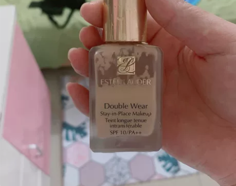 雅诗兰黛，DW粉底1w1 官网购买的，还有...