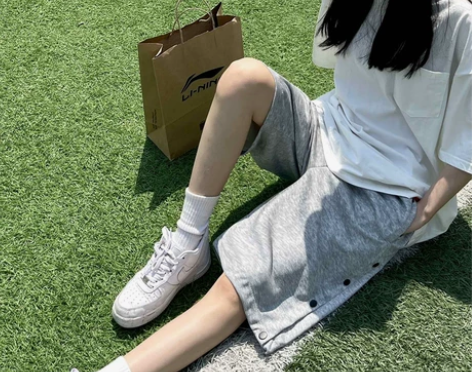 自制 小众ins超火短裤女夏高腰排扣直筒百...