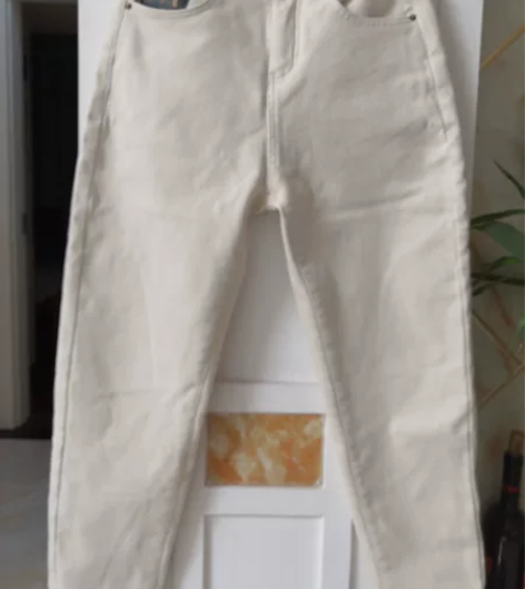 帮妹妹出米白色加绒休闲裤，温柔的颜色，没有...