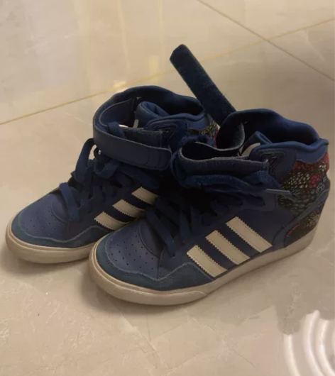 阿迪运动鞋,内增高5公分,35码尺码220...