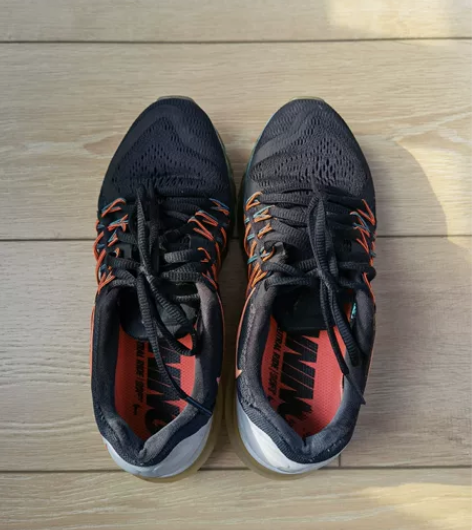 Nike全掌气垫运动鞋,在泰国旅游时候专柜...