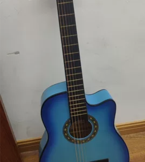 品牌吉他500买的 现在不玩了不知道几寸的...