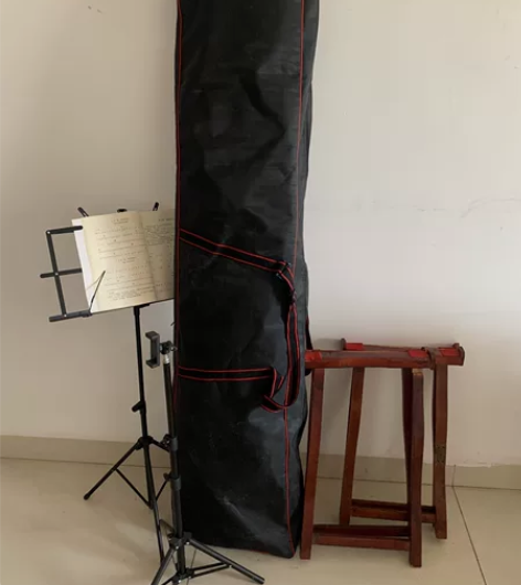 因换新琴，现低价出售400全包（古筝、琴架...