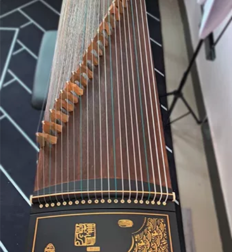 很漂亮的古筝，孩子不学，买来五千多便宜出，...
