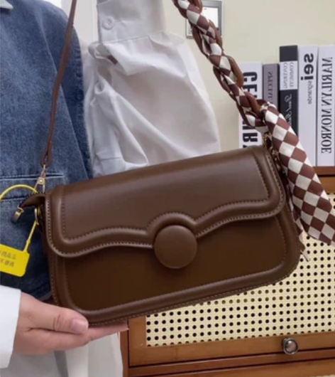 全新腋下包斜挎包包包45.9 感兴趣的话点...