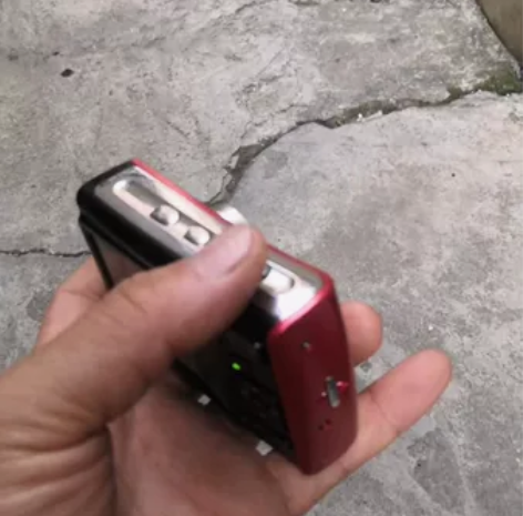 宝丽来i1237,相机成色非常好,闪光正常...