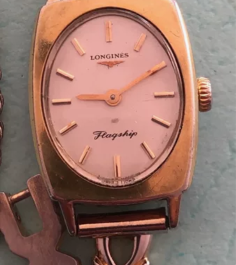 浪琴女表一块，手表走时正常误差每天1分钟左...