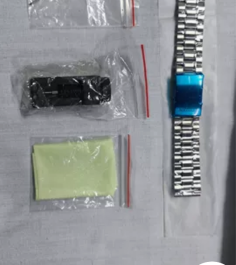 西铁城手表，全新，还没撕膜，买来换起不好看...