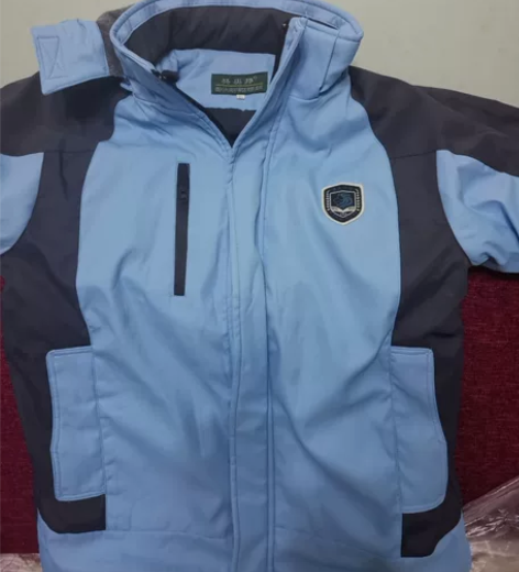 师大一中 冬季校服 全新 180码的 成人...