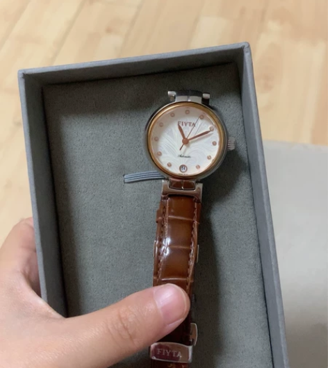 飞亚达机械手表，官网同步在售！19年底入，...