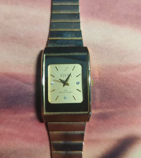 飞亚达手表，9新，轻微使用痕迹。长期闲置。...